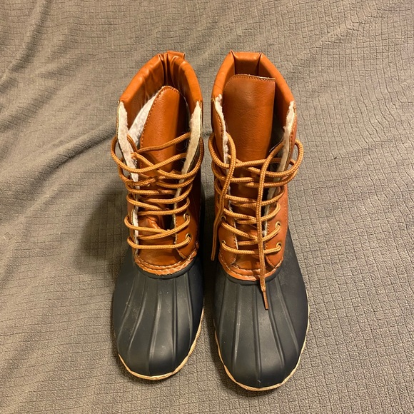 Duck Boots - Picture 2 of 4